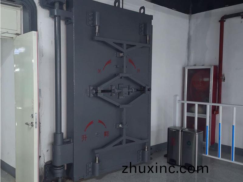 鋼結(jie)構活(huo)門檻雙扇(shan)防(fang)護密閉(bi)門