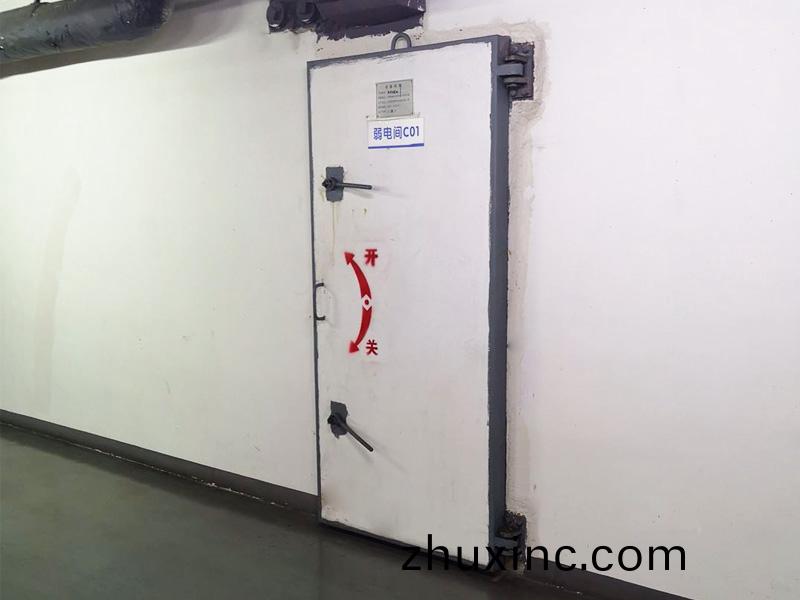 鋼筋混凝土(tu)單扇(shan)防(fang)護(hu)密(mi)閉(bi)門